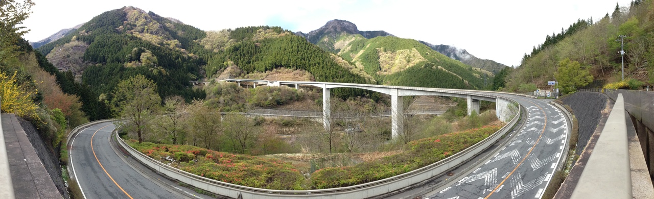 大滝ダムのループ橋